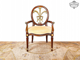 Soft carved armchair made of solid mahogany with armrests SL-59