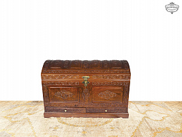 Carved chest made of solid mahogany SUN-110
